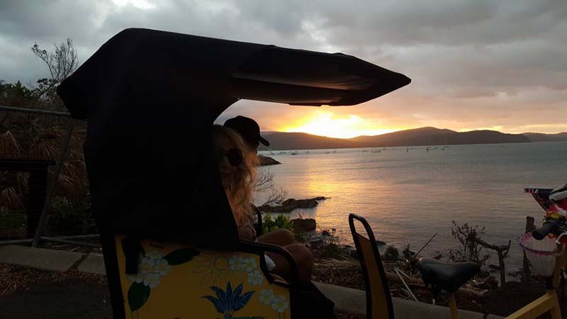 Experience a mesmerising sunset over Airlie Beach with a 1 Hour tuk tuk tour!